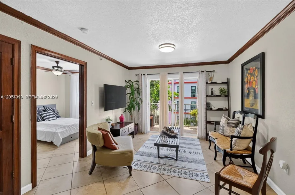 1060 NW 7th St #205 Miami, FL 33136
