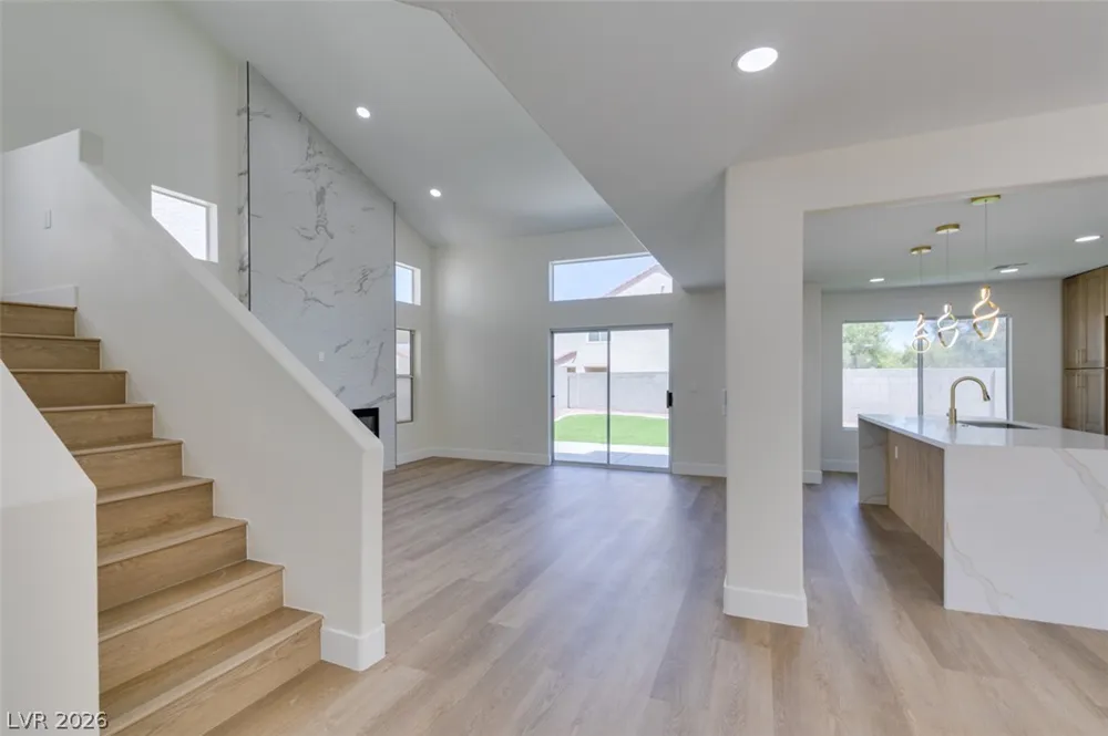 7708 License Street Las Vegas, NV 89131