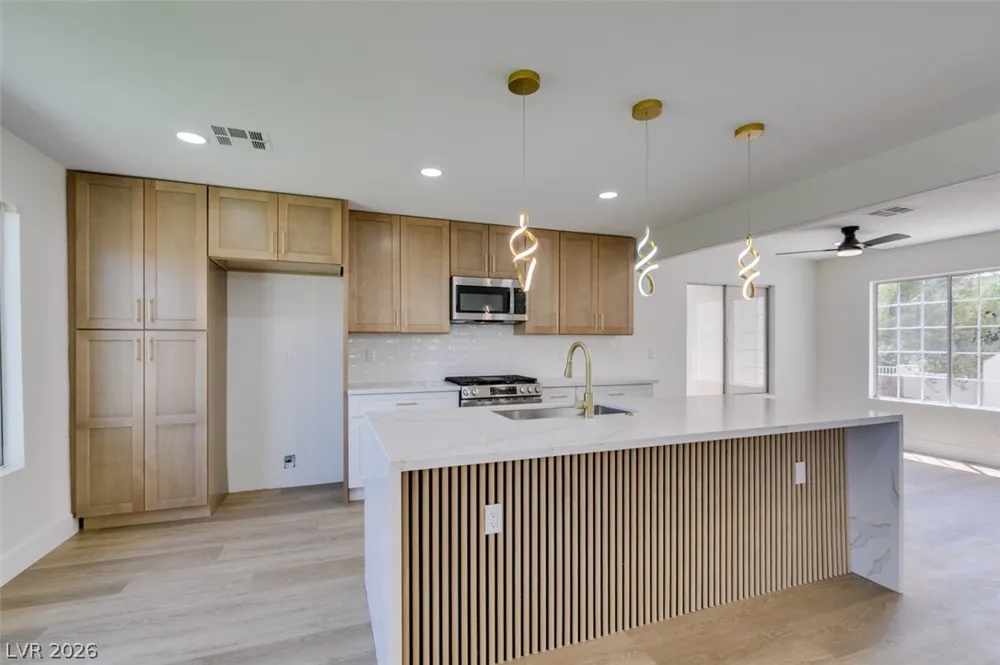 7708 License Street Las Vegas, NV 89131