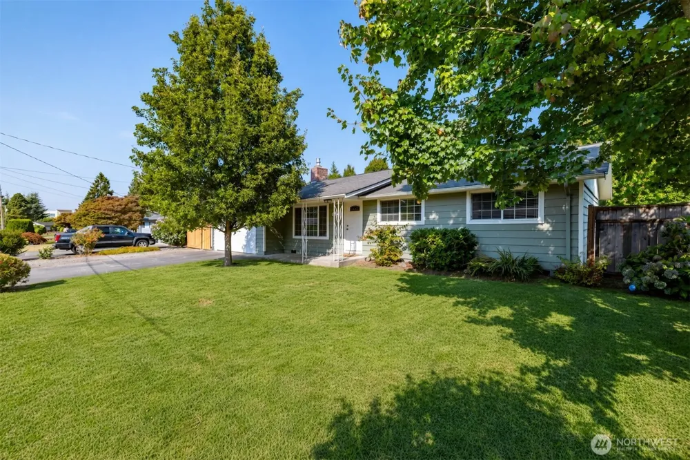 1206 S Walnut St Burlington, WA 98233