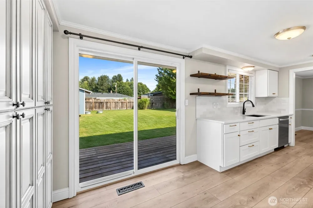 1206 S Walnut St Burlington, WA 98233