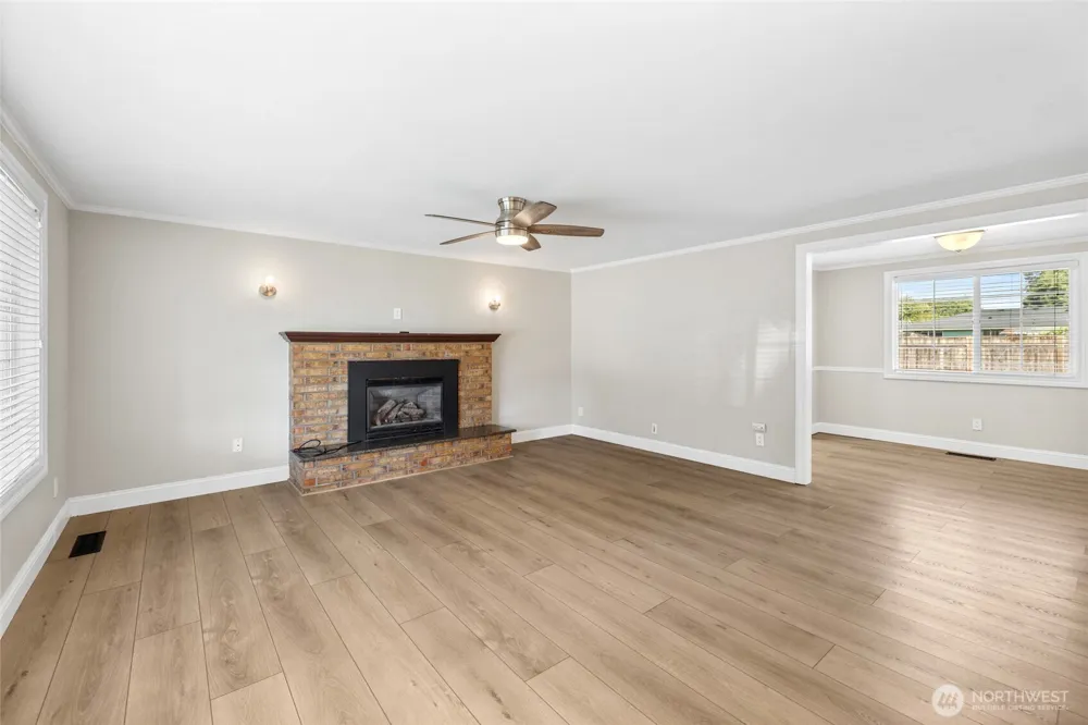 1206 S Walnut St Burlington, WA 98233
