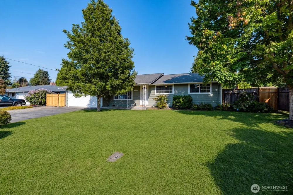 1206 S Walnut St Burlington, WA 98233