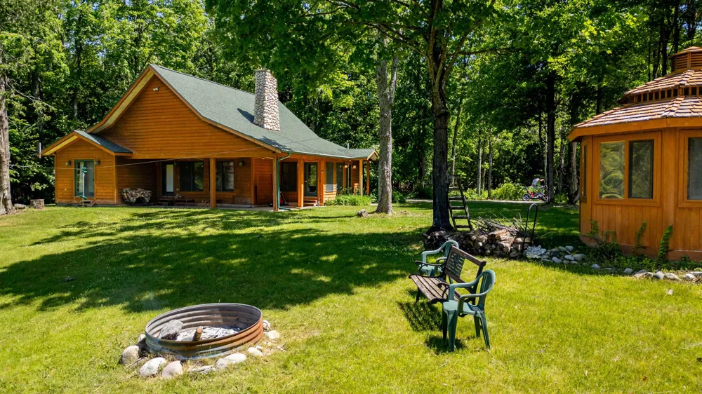 1133 W Thumb Lake Road Corwith Township, MI 49795