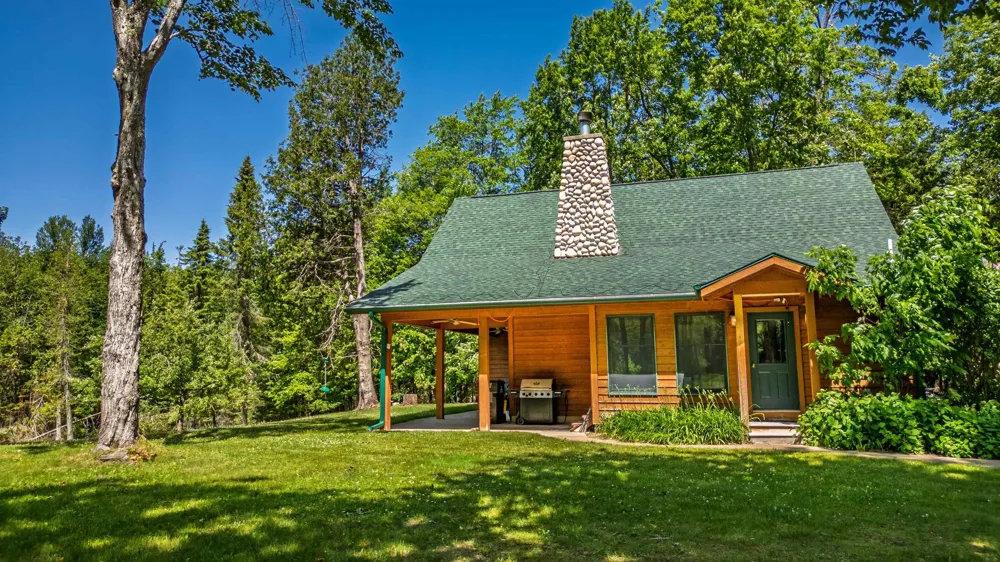 1133 W Thumb Lake Road Corwith Township, MI 49795