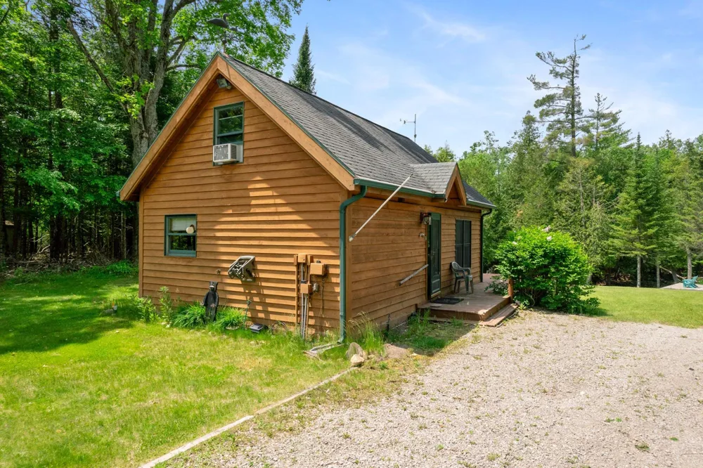 1133 W Thumb Lake Road Corwith Township, MI 49795
