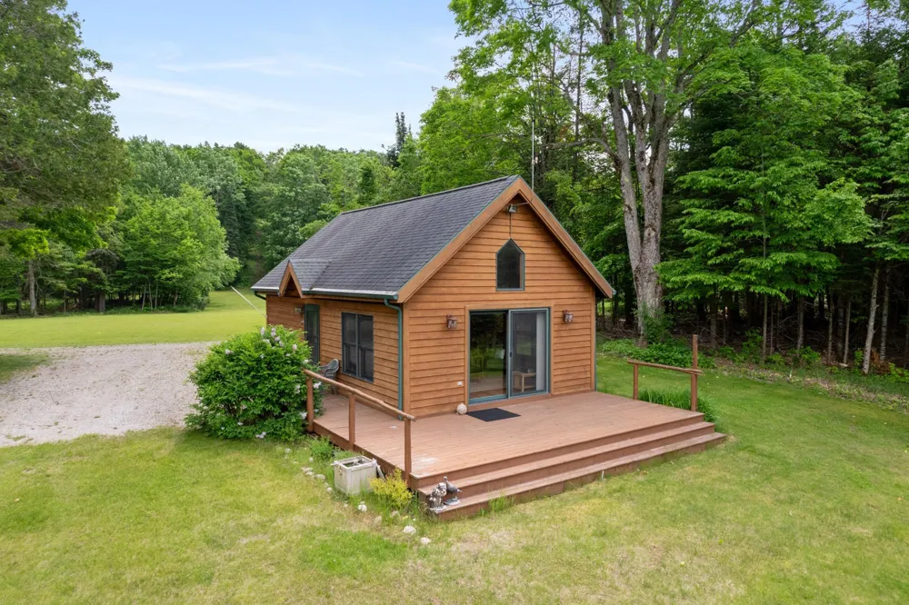 1133 W Thumb Lake Road Corwith Township, MI 49795