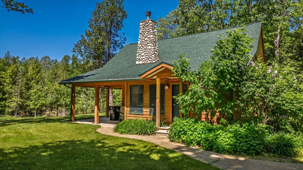1133 W Thumb Lake Road Corwith Township, MI 49795