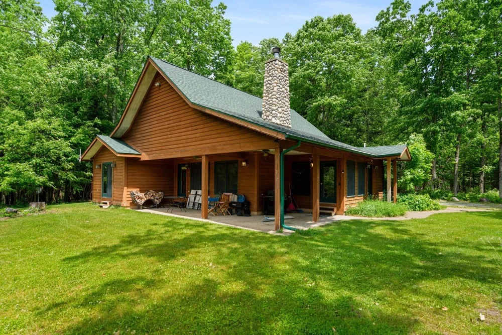 1133 W Thumb Lake Road Corwith Township, MI 49795