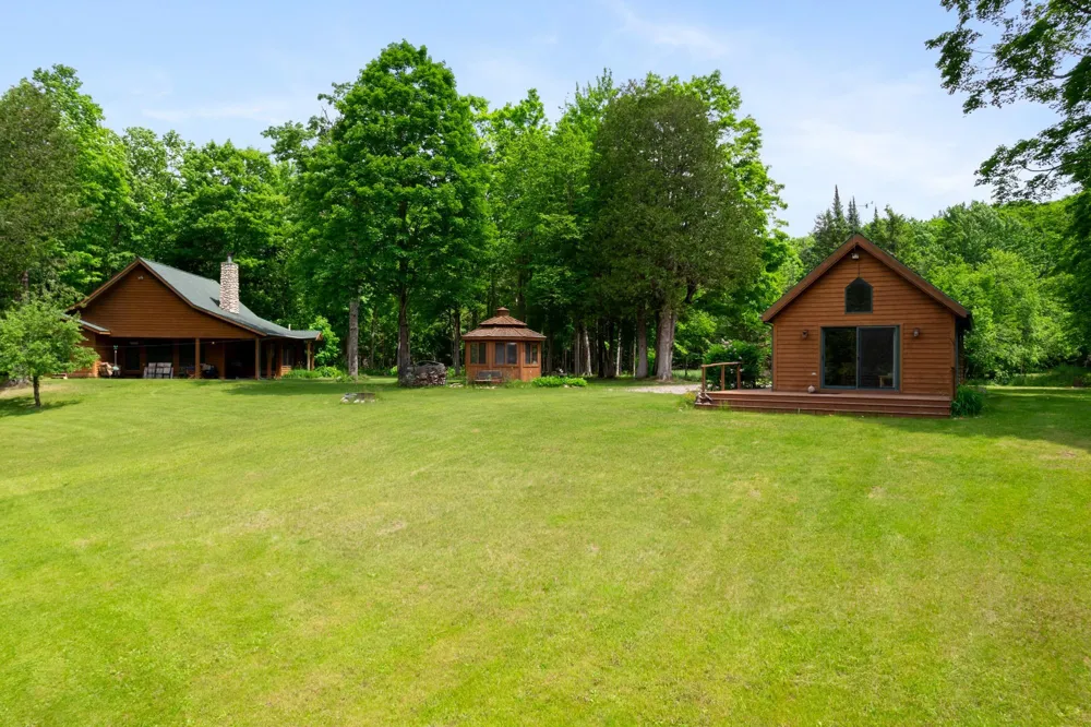 1133 W Thumb Lake Road Corwith Township, MI 49795