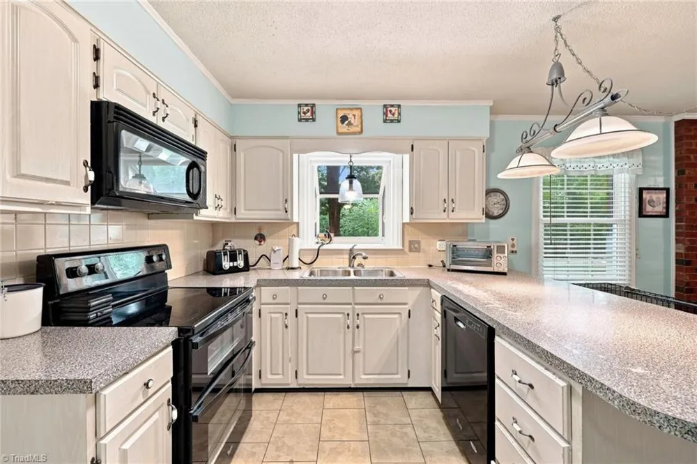511 Croydon Lane Winston-Salem, NC 27107
