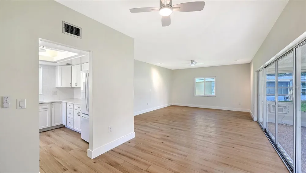 5911 TIDEWOOD AVENUE #3 Sarasota, FL 34231