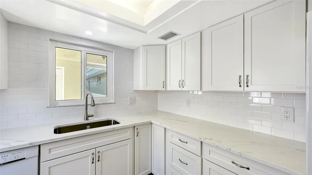 5911 TIDEWOOD AVENUE #3 Sarasota, FL 34231