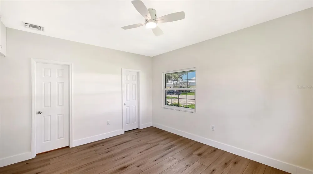 5911 TIDEWOOD AVENUE #3 Sarasota, FL 34231