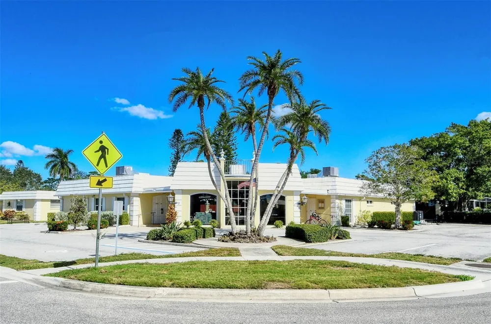 5911 TIDEWOOD AVENUE #3 Sarasota, FL 34231