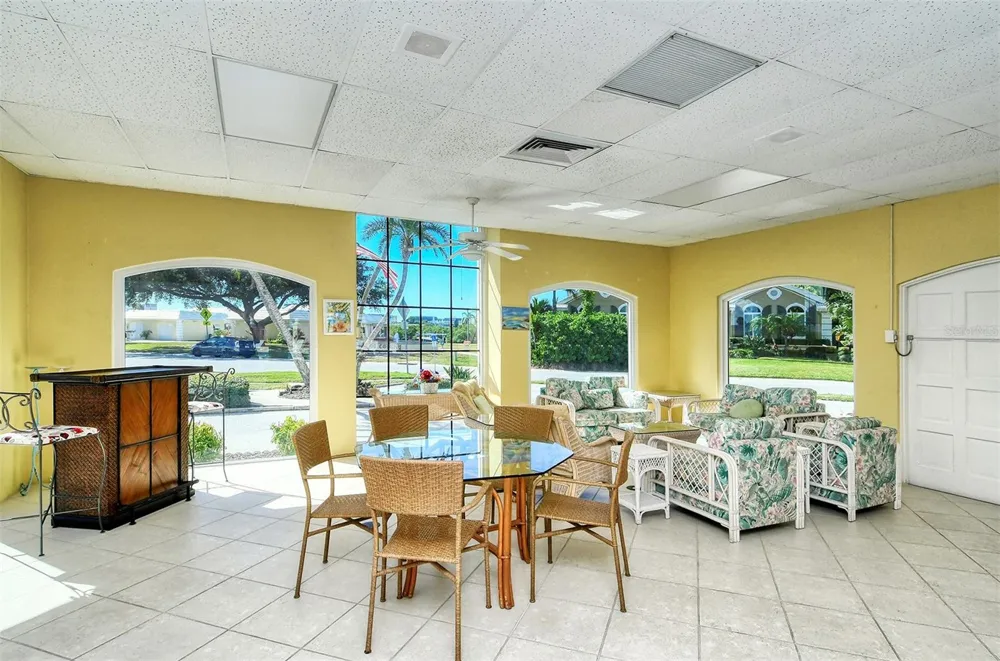 5911 TIDEWOOD AVENUE #3 Sarasota, FL 34231