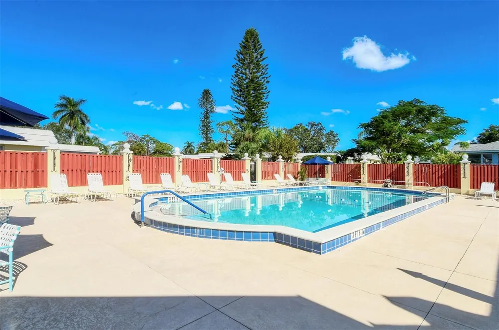 5911 TIDEWOOD AVENUE #3 Sarasota, FL 34231