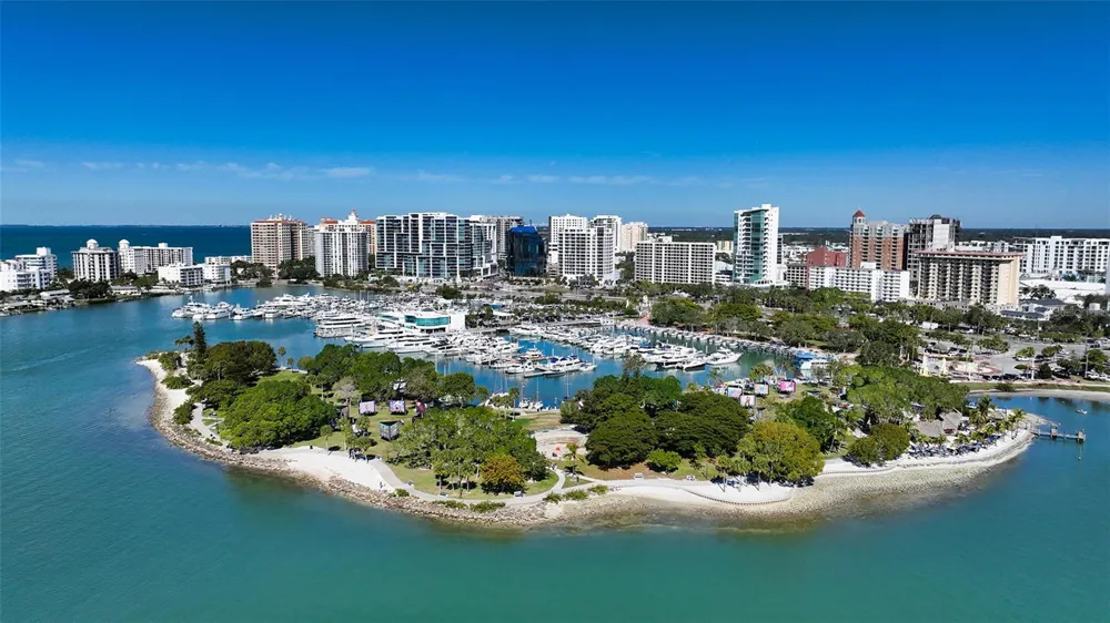 5911 TIDEWOOD AVENUE #3 Sarasota, FL 34231