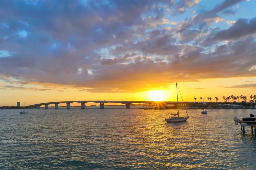 5911 TIDEWOOD AVENUE #3 Sarasota, FL 34231