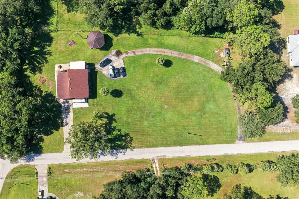 28850 LINDENHURST DRIVE Wesley Chapel, FL 33544