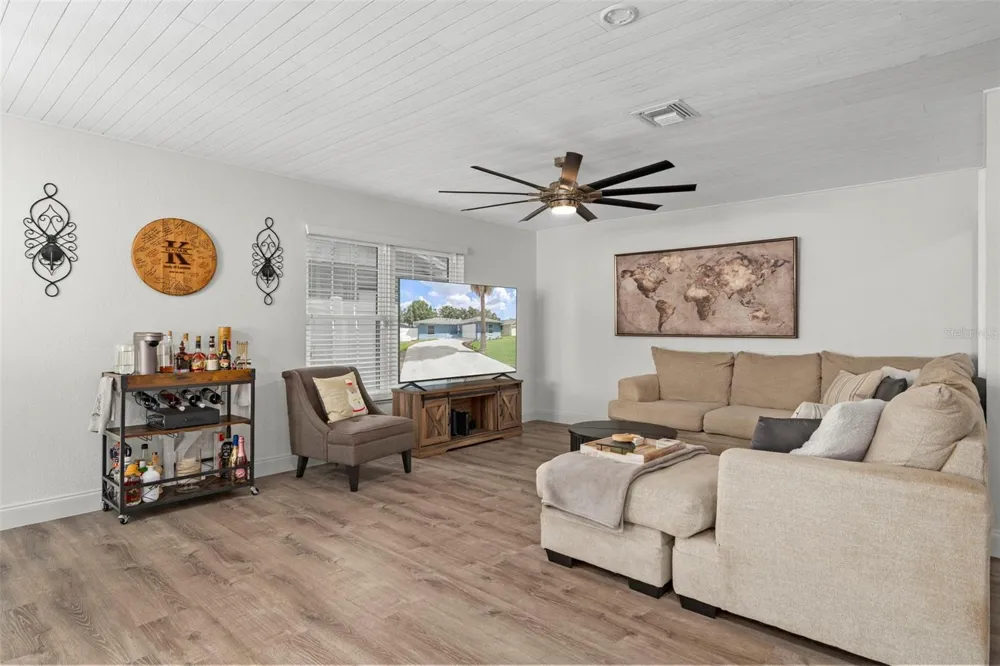 6917 DUNNETT AVENUE St Petersburg, FL 33709
