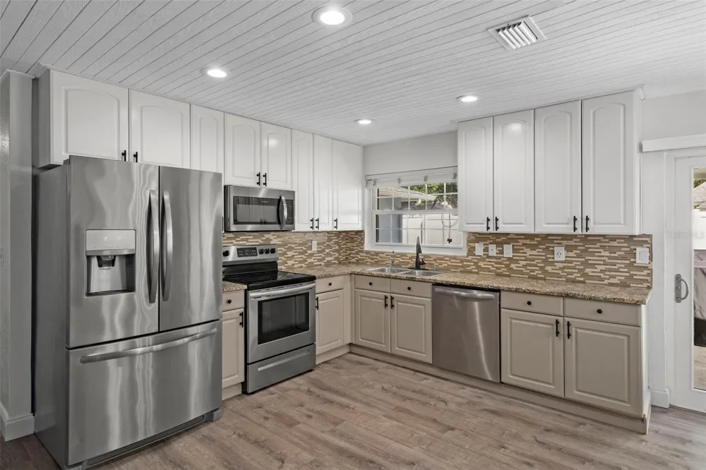 6917 DUNNETT AVENUE St Petersburg, FL 33709