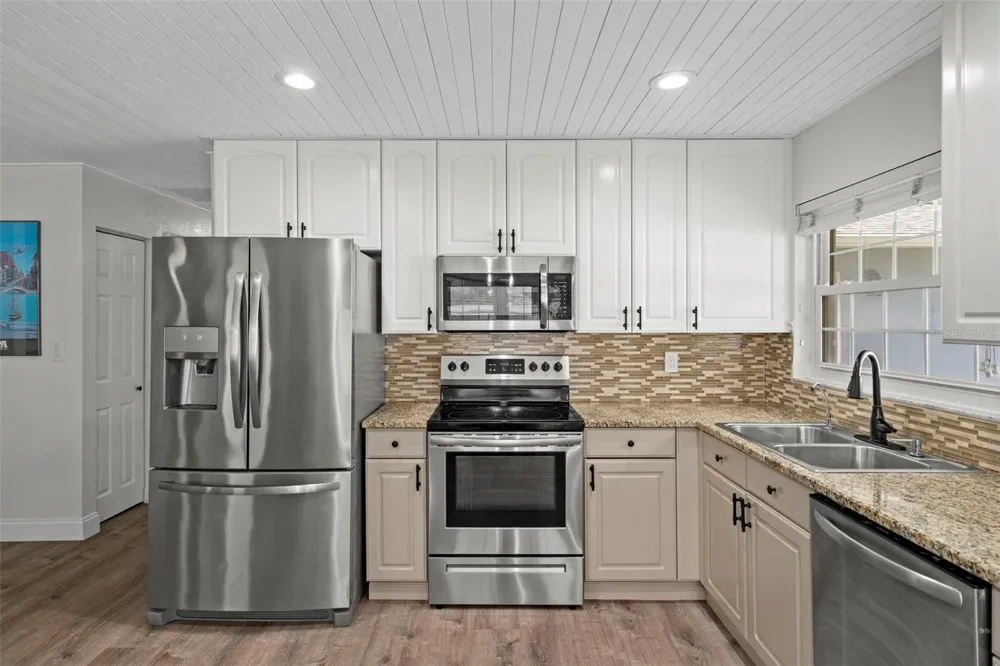 6917 DUNNETT AVENUE St Petersburg, FL 33709
