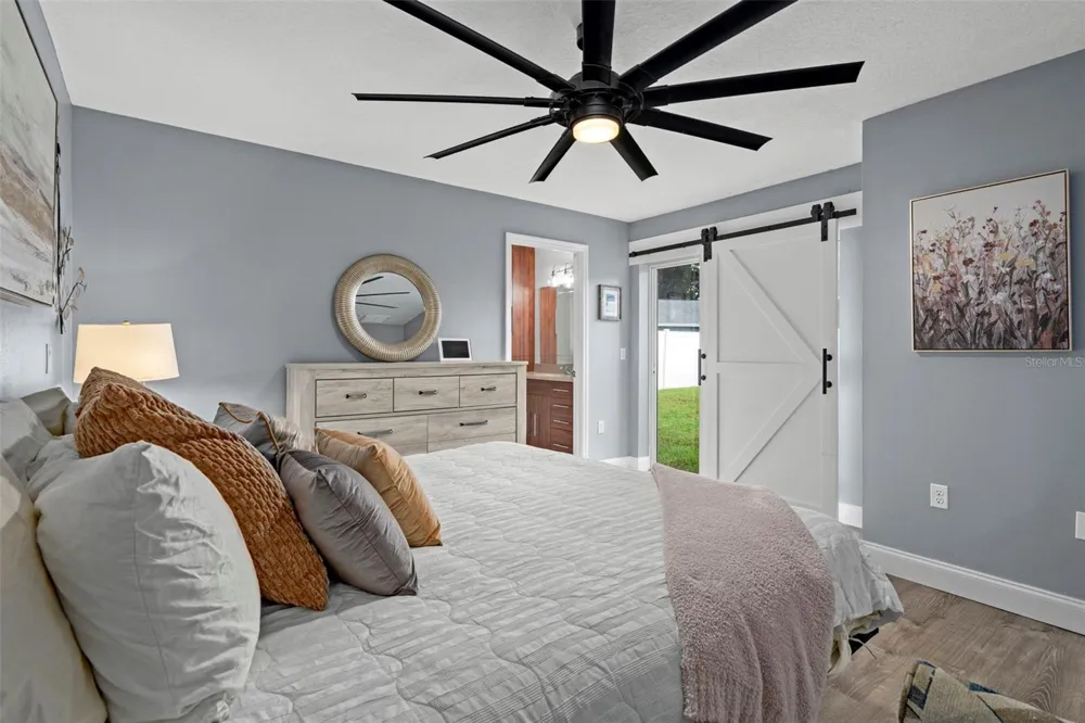 6917 DUNNETT AVENUE St Petersburg, FL 33709
