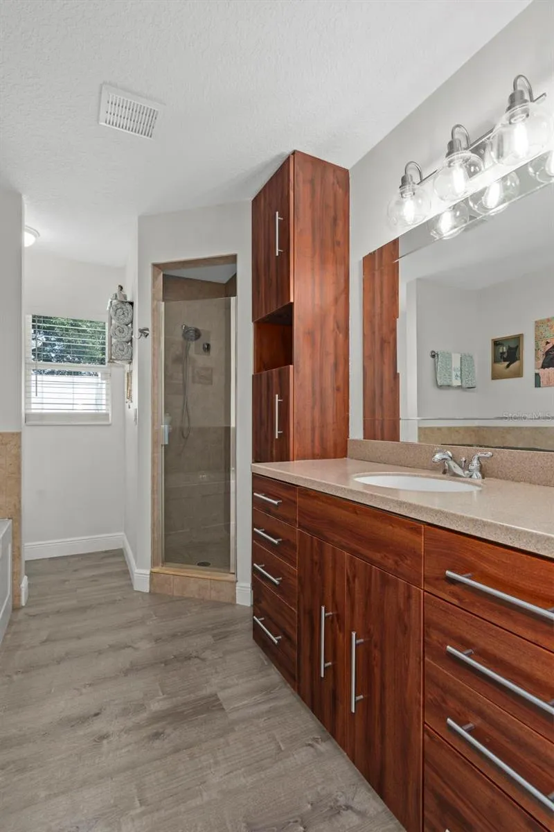 6917 DUNNETT AVENUE St Petersburg, FL 33709