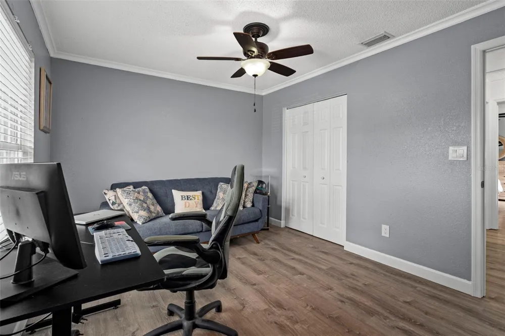 6917 DUNNETT AVENUE St Petersburg, FL 33709