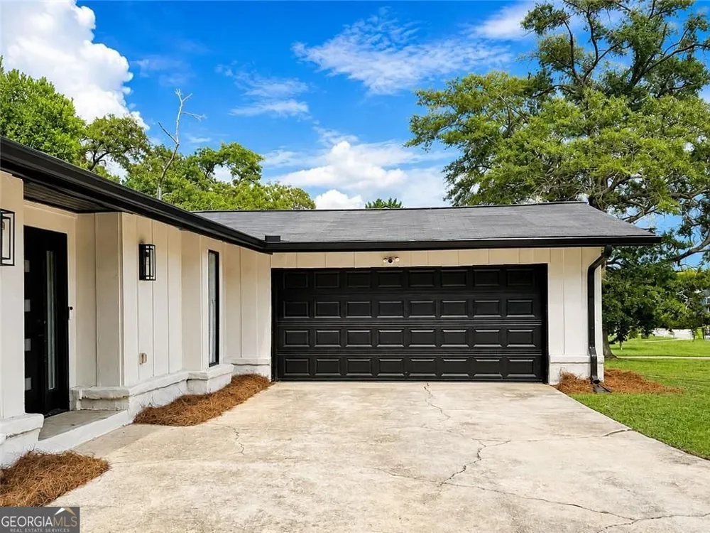 2294 SE Fairview RD SE Conyers, GA 30013