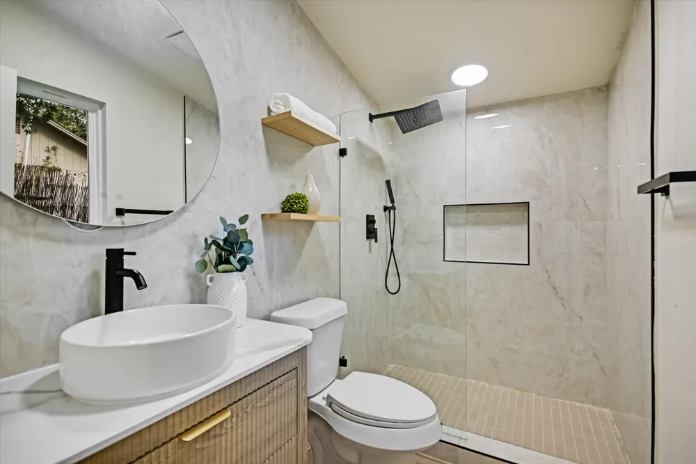2406 Santa Maria Street Austin, TX 78702