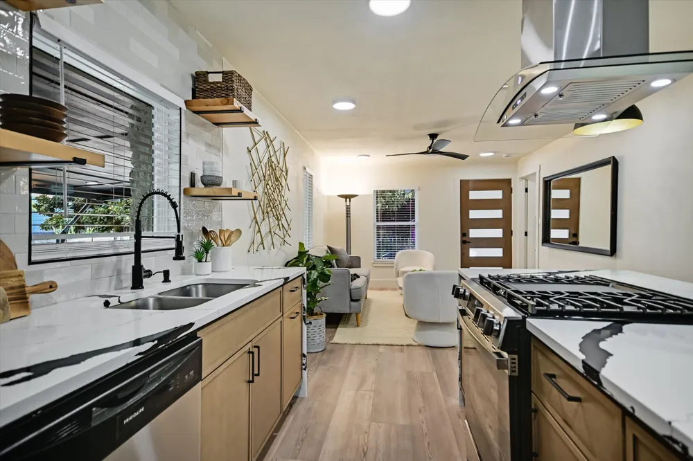 2406 Santa Maria Street Austin, TX 78702