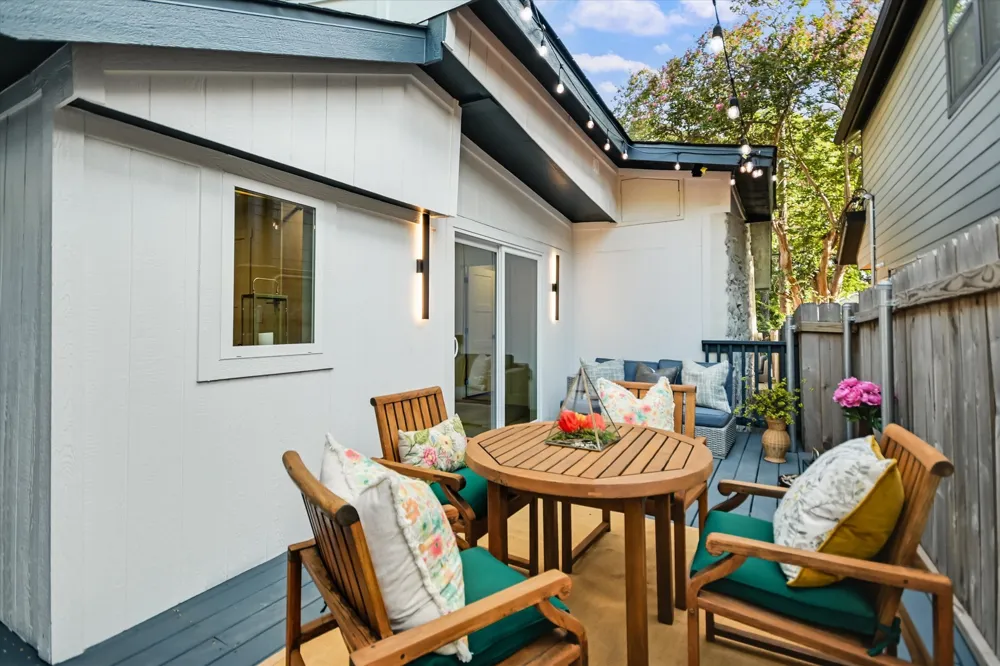 2406 Santa Maria Street Austin, TX 78702
