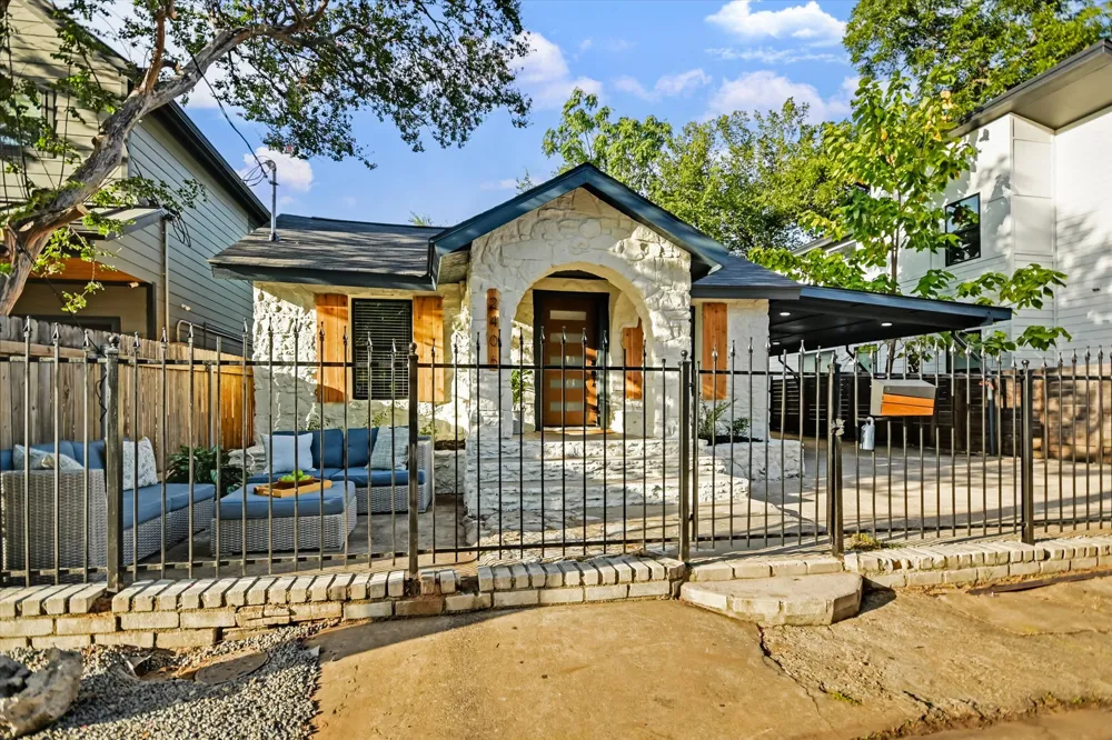 2406 Santa Maria Street Austin, TX 78702