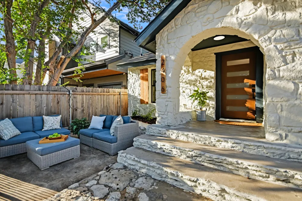 2406 Santa Maria Street Austin, TX 78702