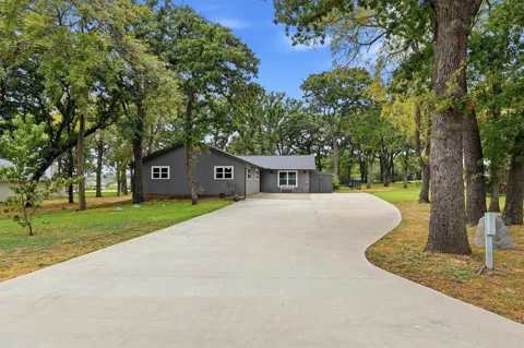 237 Cayuga Trail