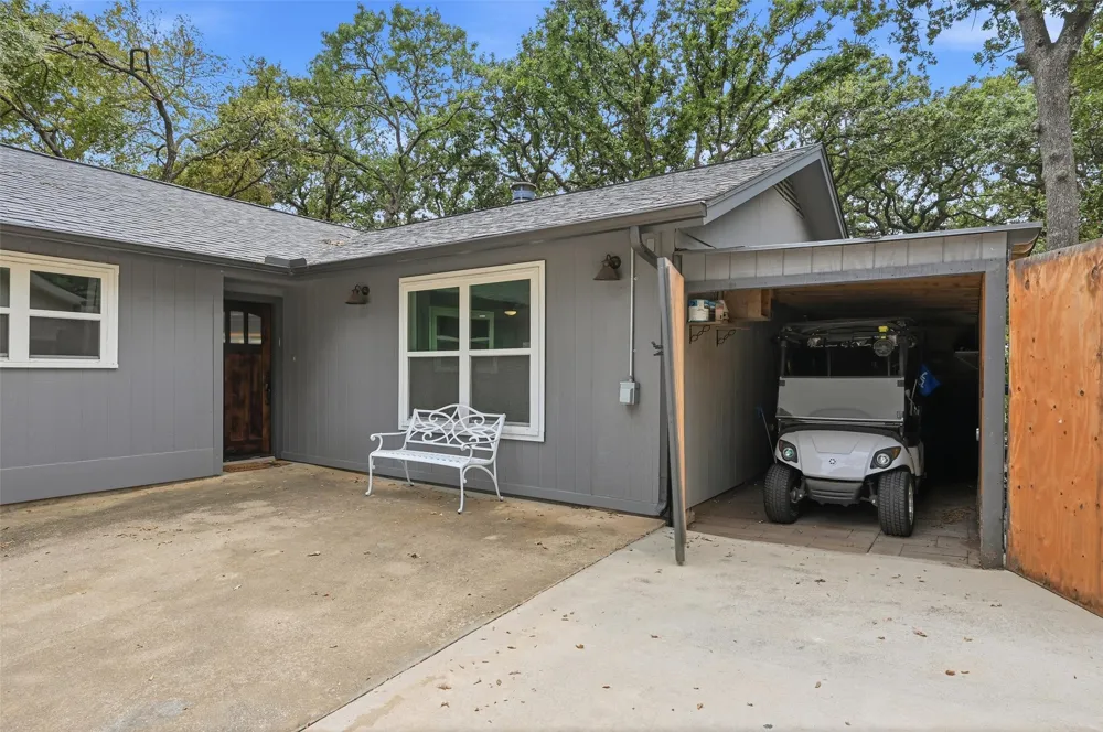 237 Cayuga Trail Lake Kiowa, TX 76240