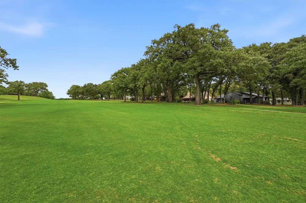 237 Cayuga Trail Lake Kiowa, TX 76240
