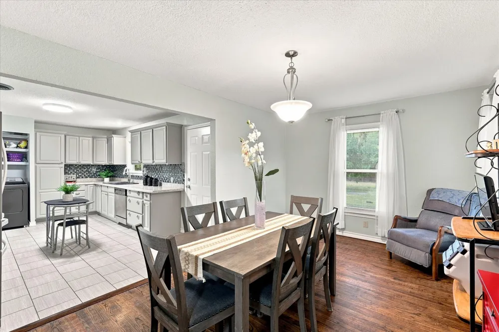 3272 Mimosa Park Drive Richland Hills, TX 76118