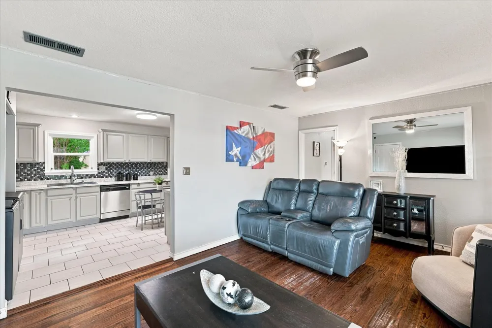 3272 Mimosa Park Drive Richland Hills, TX 76118