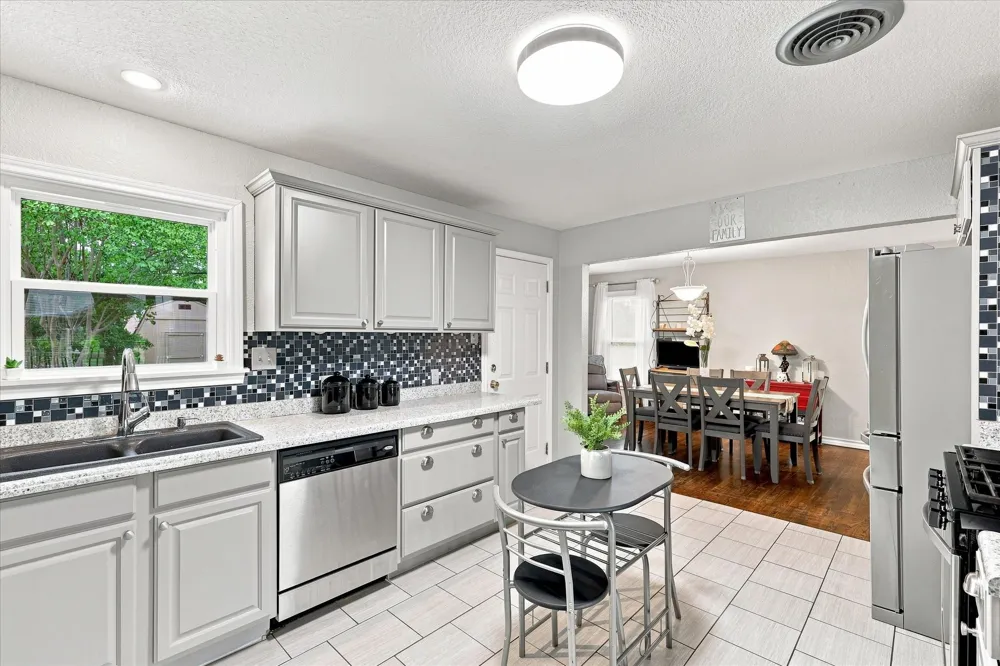 3272 Mimosa Park Drive Richland Hills, TX 76118