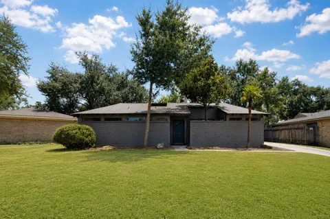 15811 Pathfield Drive