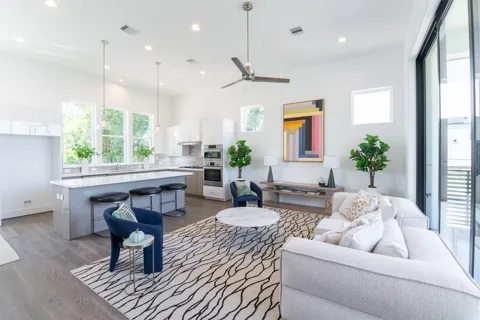 2414 Canal