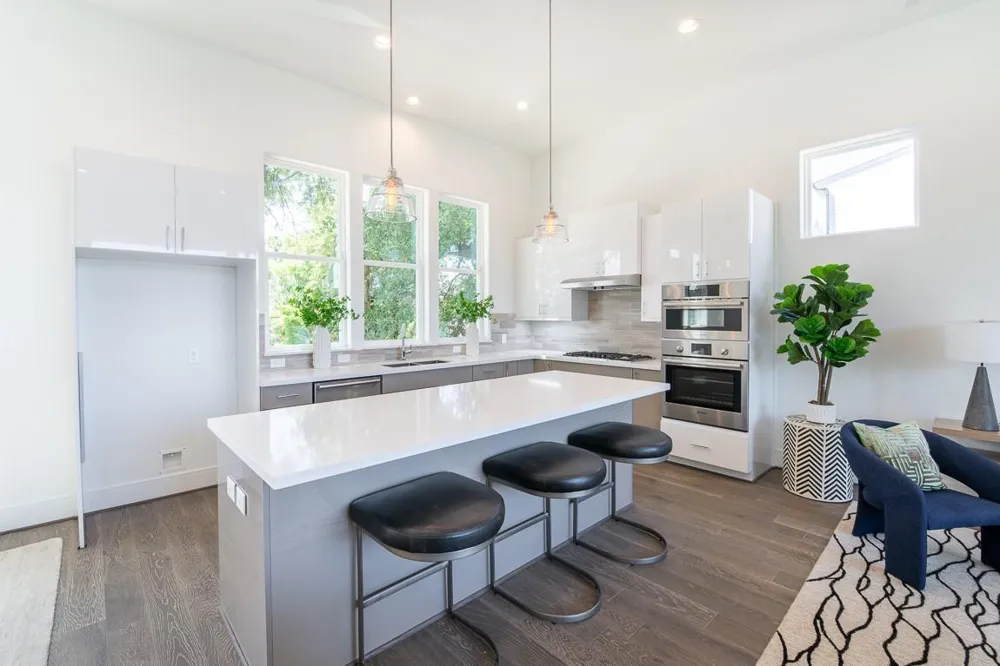 2414 Canal Houston, TX 77003