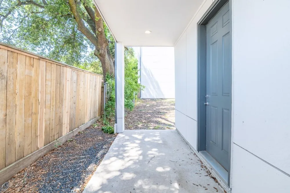2414 Canal Houston, TX 77003