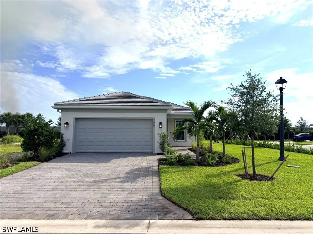 Florida Elm Court North Fort Myers, FL 33917