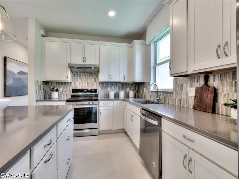Florida Elm Court North Fort Myers, FL 33917