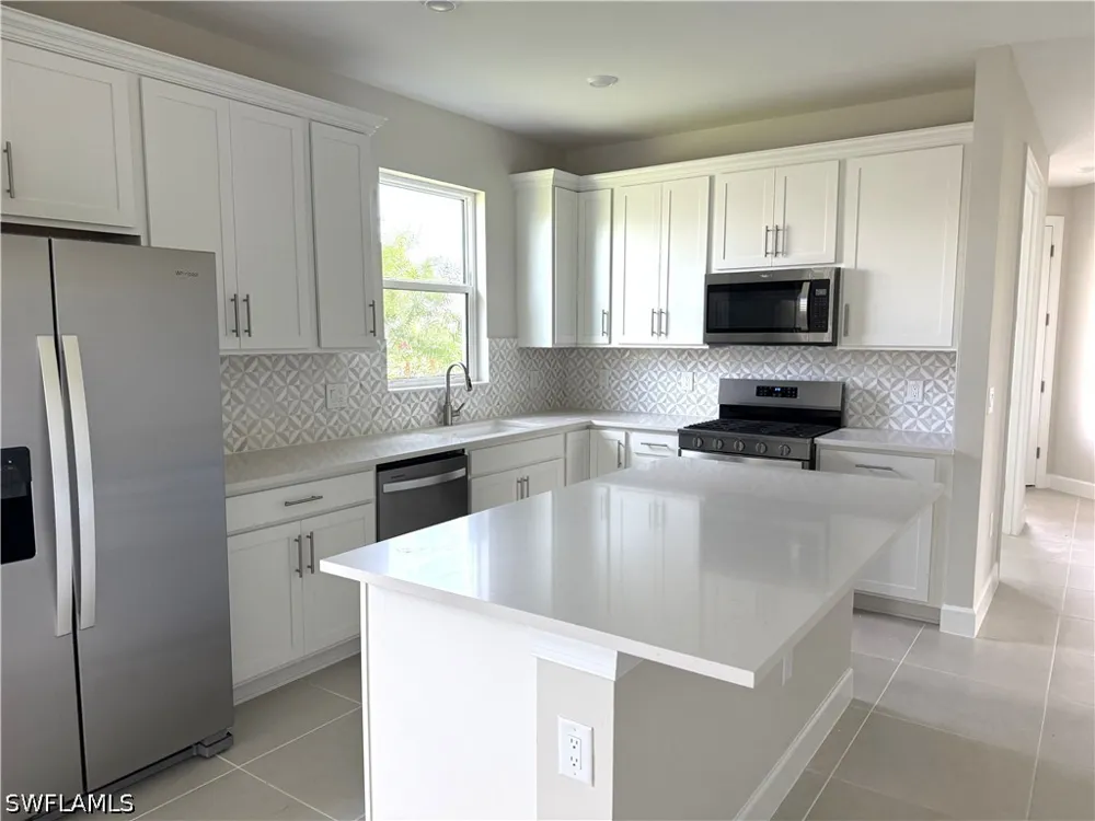 Florida Elm Court North Fort Myers, FL 33917
