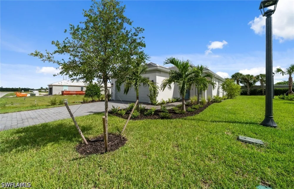 Florida Elm Court North Fort Myers, FL 33917